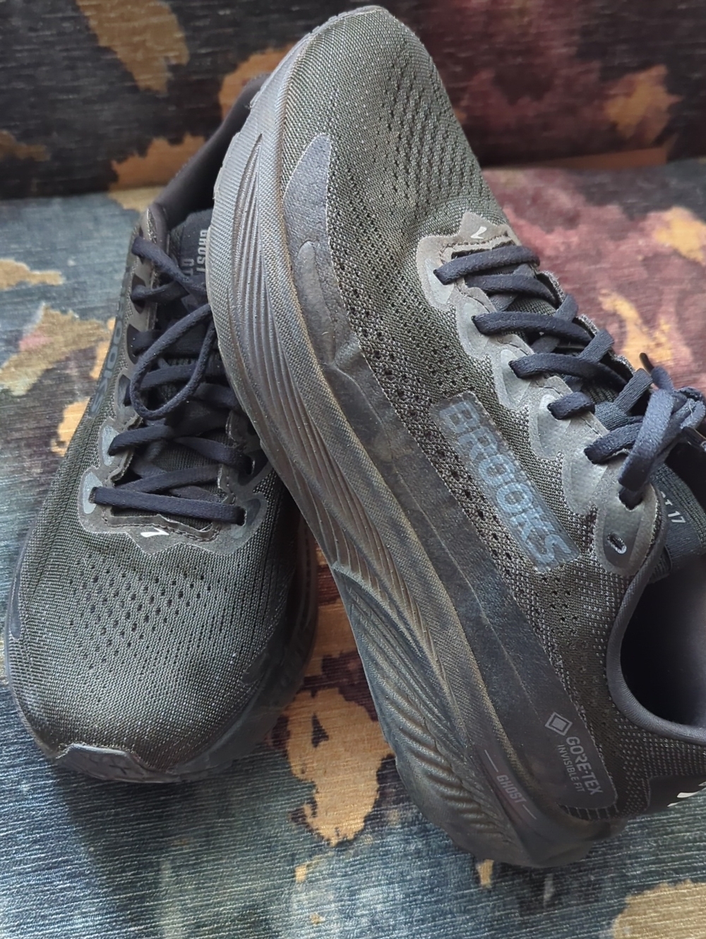 Brooks Women's Black Ghost 17 Gore-Tex Running Shoes